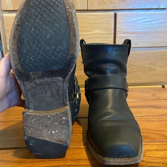 FRYE black leather booties size 7 - Picture 3 of 5